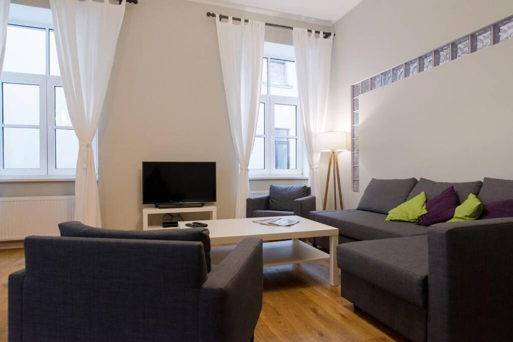 Modern & Spacious 80M2 Apartment In Riga Old Town Exterior photo